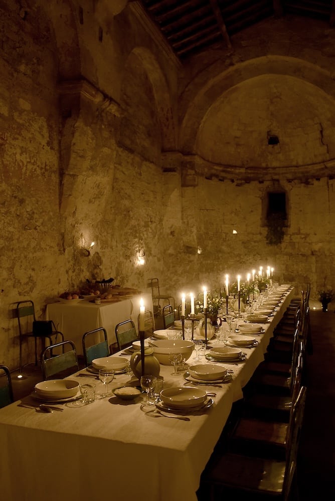 salle de mariage à Arles décorée pour réception